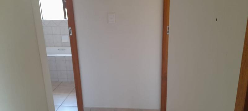 To Let 2 Bedroom Property for Rent in Heiderand Western Cape